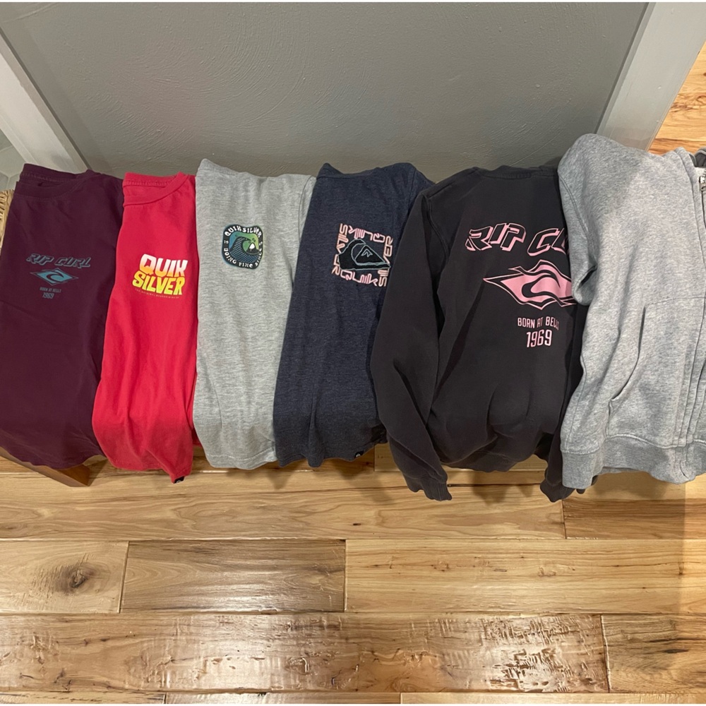 Six total boys tees/sweat shirt hoodies. Rip Curl, Quicksilver, Volcom